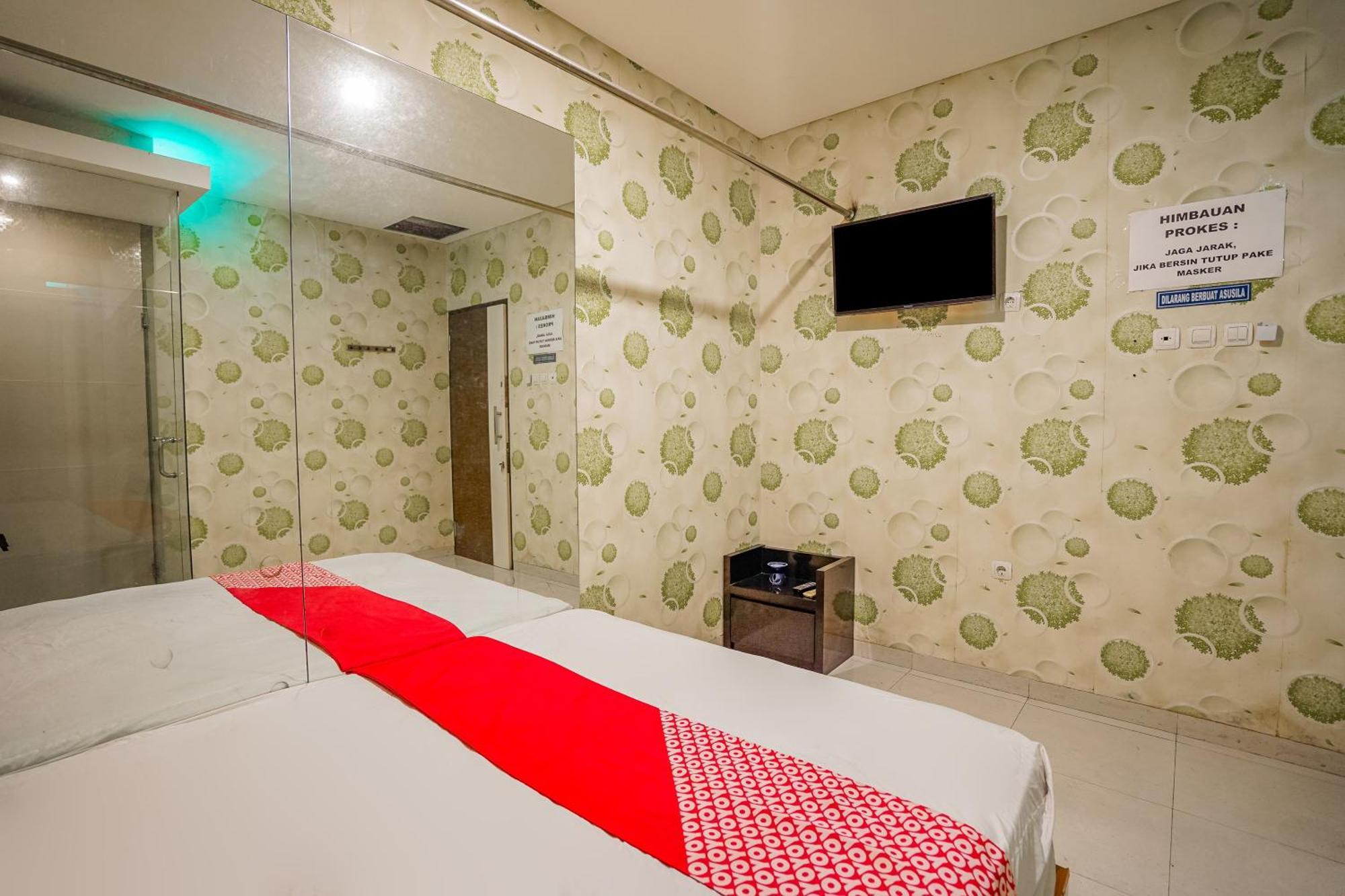 סוראבאיה Super Oyo Capital O 92633 Spring Hotel Gubeng מראה חיצוני תמונה